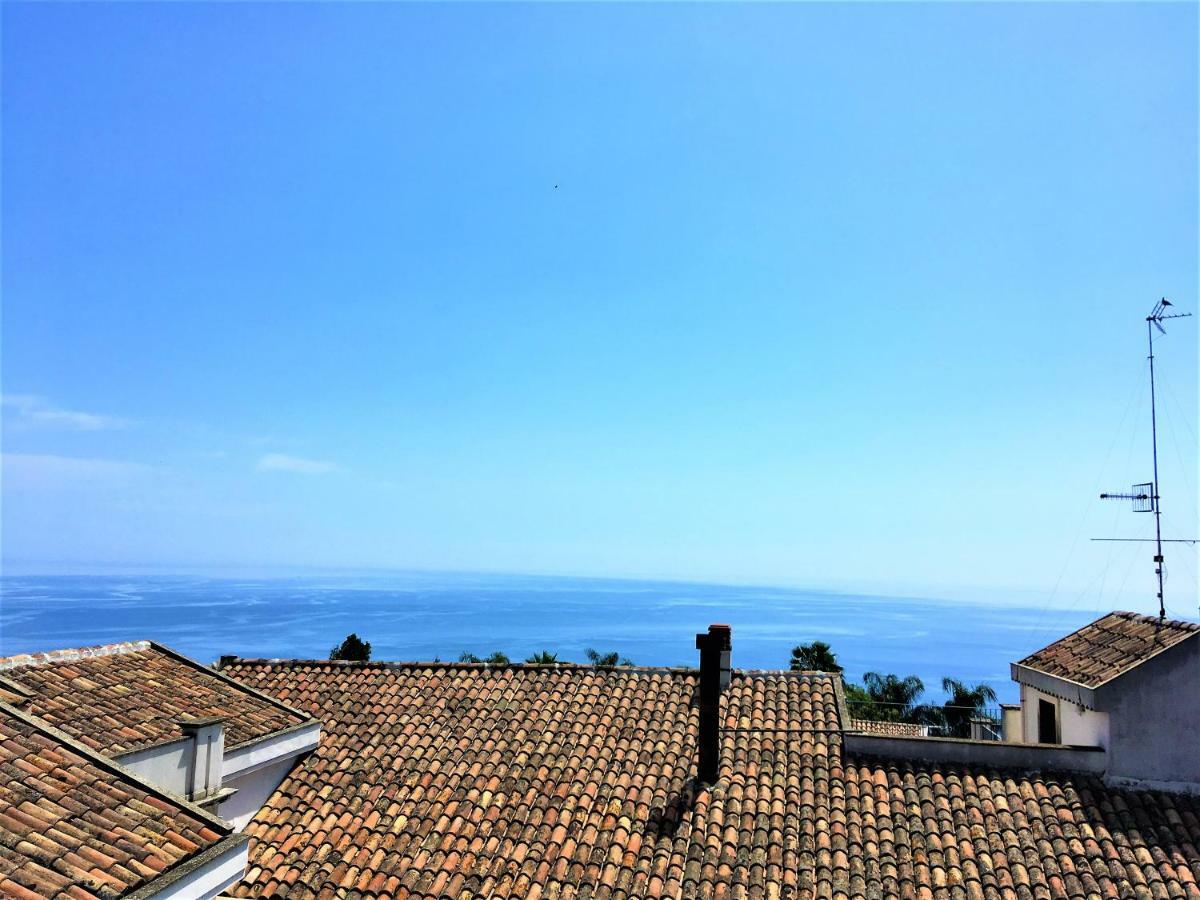 Villa With Rooftop Garden & Sea View Acireale Exterior foto